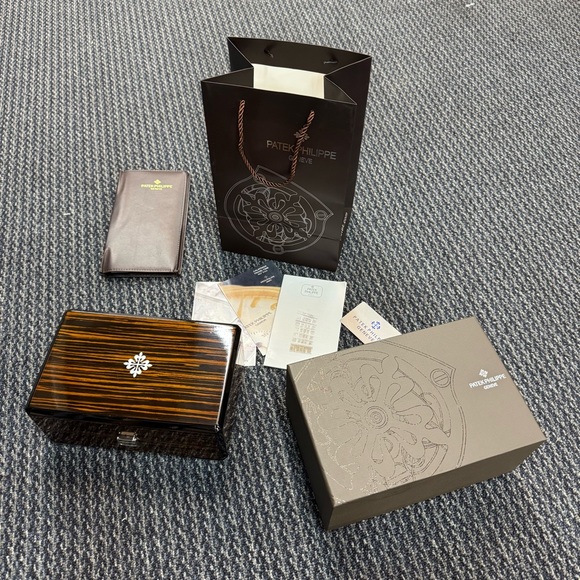Patek Philippe Men's Watch Box Set - Picture 1 of 8